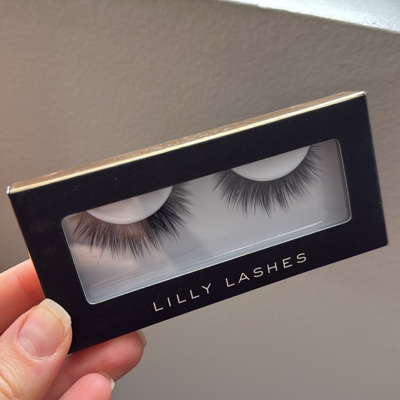 Authentic Lilly lashes in style Atlanta - Picture 4 of 5